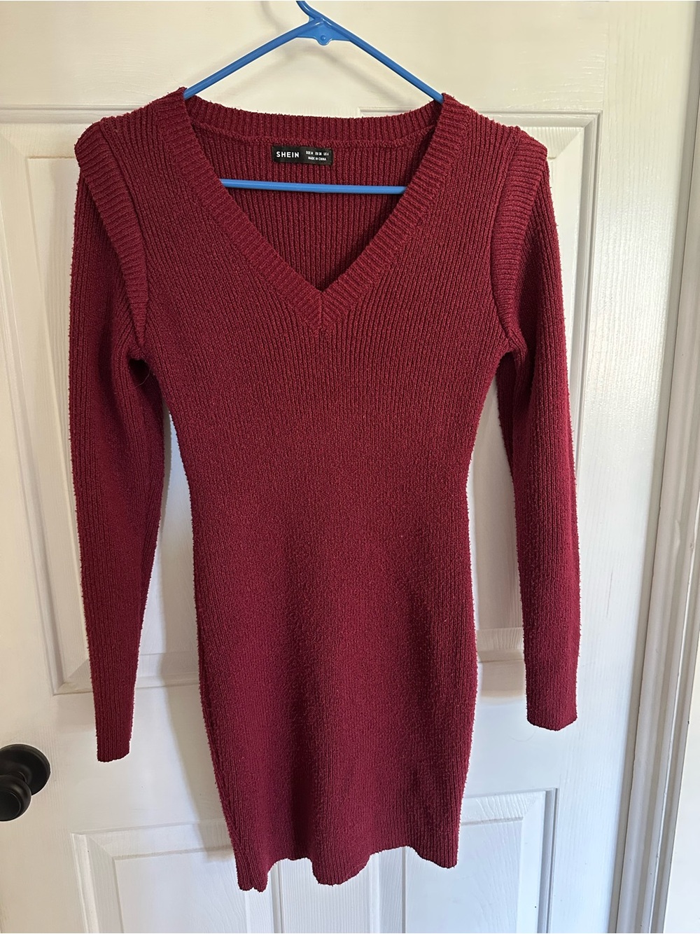 Wine Red Long Sleeve V‑Neck Knit Dress